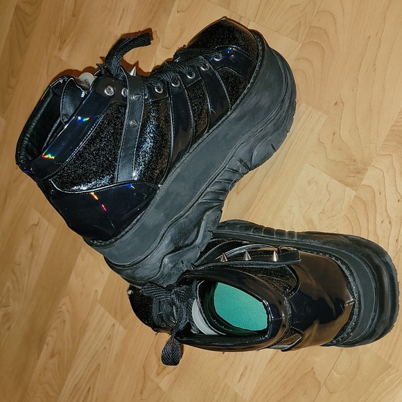 Gothic platforms - Picture 7 of 9